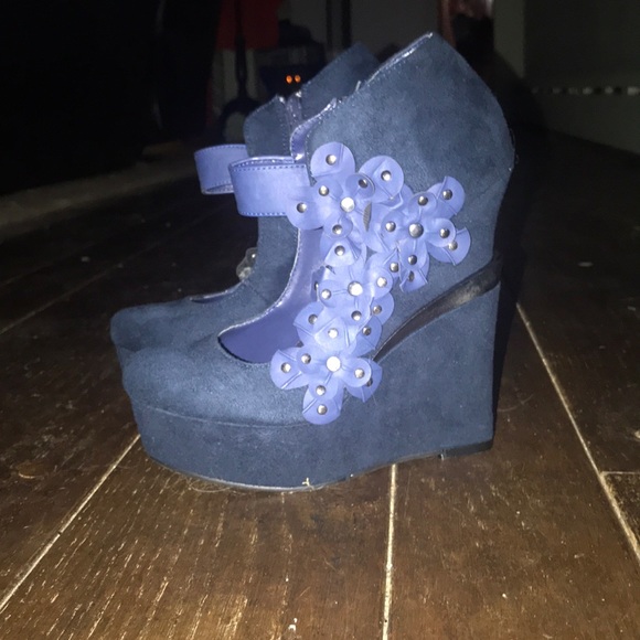 🎈🎈🎈👠 NWOB GORGEOUS WEDGES - Picture 1 of 7